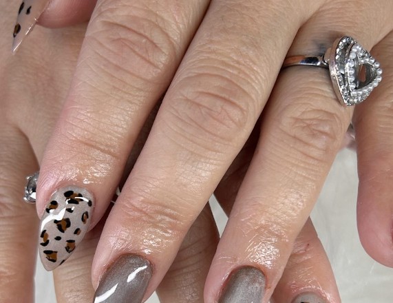 Animal print leopardo en base nude